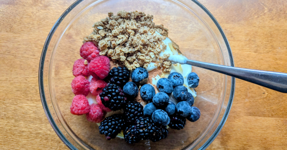 bowl-of-berries-as-health-food-for-single-moms